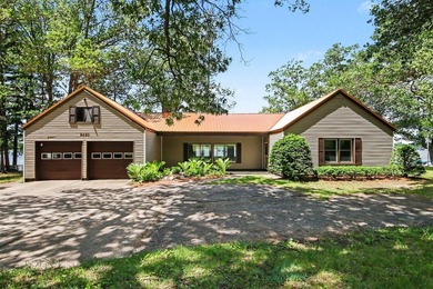 Hess Lake Home For Sale in Newaygo Michigan