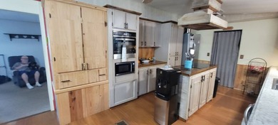 Best Deal in Meadowlea Village.....Welcome to your new home - photo 5