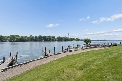 Welcome to Stroebe Island living! This spacious 2-bedroom - photo 26