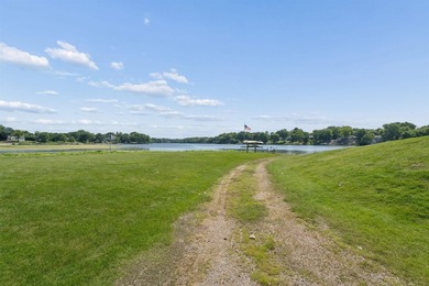 Welcome to Stroebe Island living! This spacious 2-bedroom - photo 27