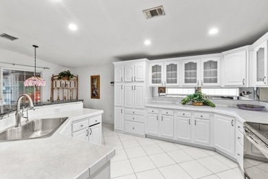 WOW! HUGE PRICE DROP!!! This charming split floor plan 2 car - photo 2