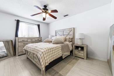 Beautiful two-story corner townhouse offering two bedrooms and - photo 16
