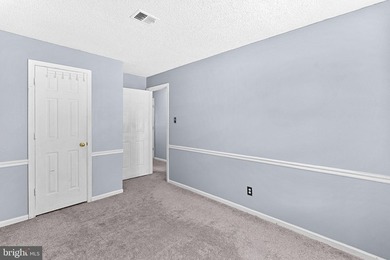 Welcome to this beautifully maintained 2-bedroom, 2-bath condo - photo 25