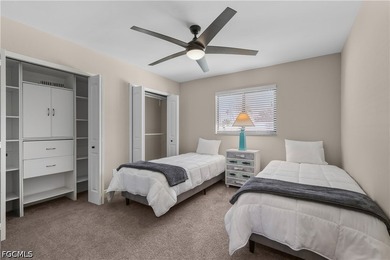 Step into a beautifully updated 3 bedroom plus den/flex room, 2 - photo 31