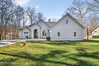 Lake Dartmoor Home For Sale in Crossville Tennessee