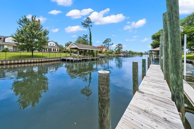 Nestled in the heart of Kings Point, one of Panama City's most - photo 12