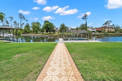 Nestled in the heart of Kings Point, one of Panama City's most - photo 14