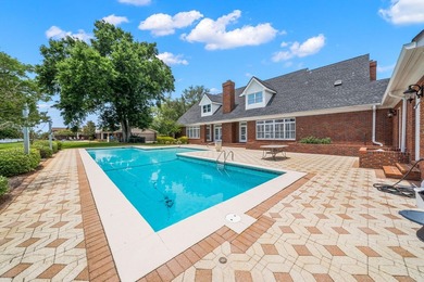 Nestled in the heart of Kings Point, one of Panama City's most - photo 16