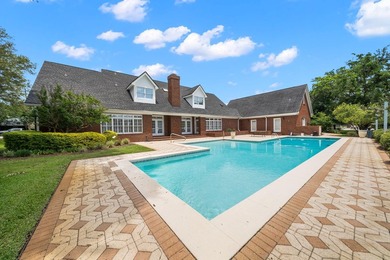 Nestled in the heart of Kings Point, one of Panama City's most - photo 17