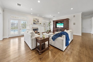 Nestled in the heart of Kings Point, one of Panama City's most - photo 21