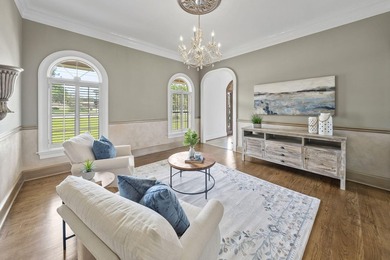 Nestled in the heart of Kings Point, one of Panama City's most - photo 24