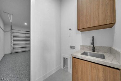 MOTIVATED SELLER - UP TO $10,000 TOWARD BUYER'S CLOSING COSTS - photo 36
