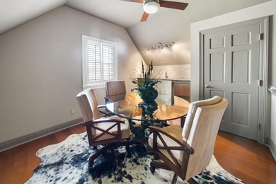 Nestled in the heart of Kings Point, one of Panama City's most - photo 42