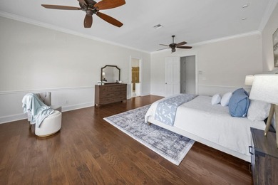 Nestled in the heart of Kings Point, one of Panama City's most - photo 47