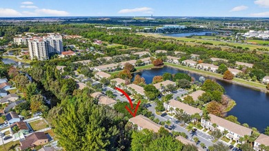 Updated and impeccable end unit townhouse in the highly sought - photo 48