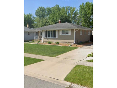 (private lake, pond, creek) Home For Sale in Munster Indiana