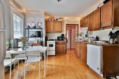 An exceptional opportunity in downtown Madison, WI, this 3-unit - photo 11