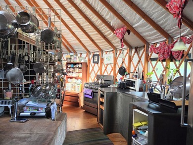 Escape to your own private off-grid oasis, where peace, privacy - photo 4