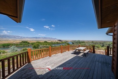 This one-of-a-kind property offers incredible privacy and views - photo 8
