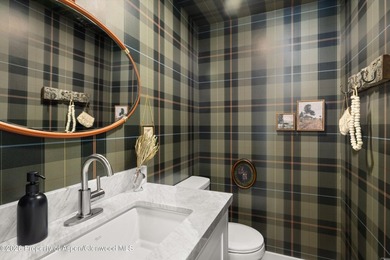 A rare opportunity to own an exceptionally refined four-bedroom - photo 12