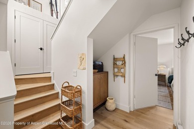 A rare opportunity to own an exceptionally refined four-bedroom - photo 13
