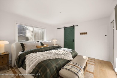 A rare opportunity to own an exceptionally refined four-bedroom - photo 14