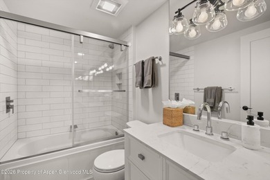 A rare opportunity to own an exceptionally refined four-bedroom - photo 18