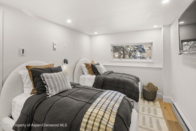 A rare opportunity to own an exceptionally refined four-bedroom - photo 21