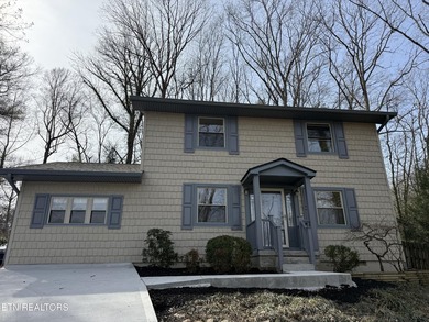 Melton Hill Lake Home Sale Pending in Oak Ridge Tennessee