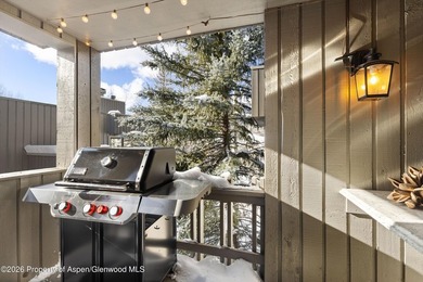 A rare opportunity to own an exceptionally refined four-bedroom - photo 33