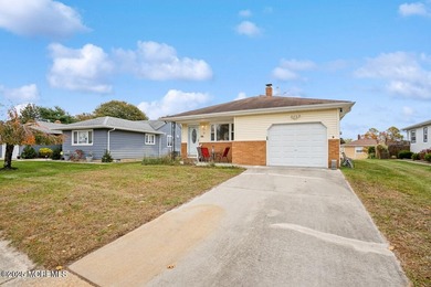 Welcome to 18 San Salvador Street, a well-maintained - photo 3