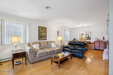 Welcome to 18 San Salvador Street, a well-maintained - photo 5