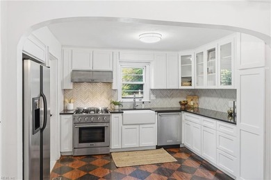 Welcome home to 104 W Arden Circle! With a blend of tasteful - photo 12