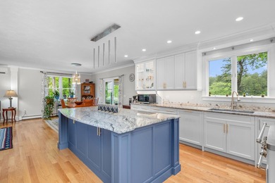 Discover the perfect blend of coastal charm and comfort in this - photo 17