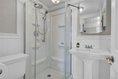 Welcome to this charming and beautifully maintained Colonial - photo 22