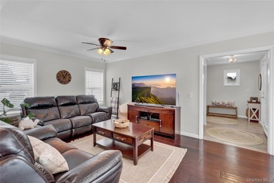 Welcome to this charming and beautifully maintained Colonial - photo 23