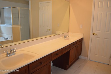 Spacious and well maintained 2-story 4 BR/3.5 BA home - photo 25