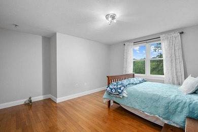 Discover the perfect blend of coastal charm and comfort in this - photo 27