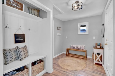 Welcome to this charming and beautifully maintained Colonial - photo 27