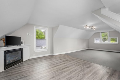 Discover the perfect blend of coastal charm and comfort in this - photo 29