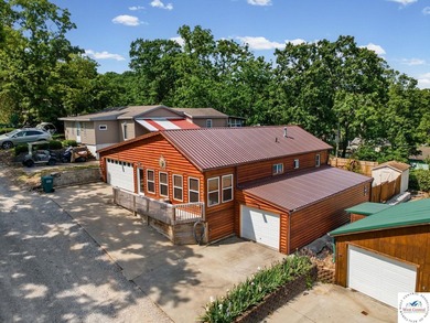 Experience the rustic charm of this log-sided home with stunning - photo 36