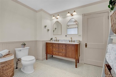 Welcome to this charming and beautifully maintained Colonial - photo 37