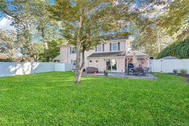 Welcome to this charming and beautifully maintained Colonial - photo 42