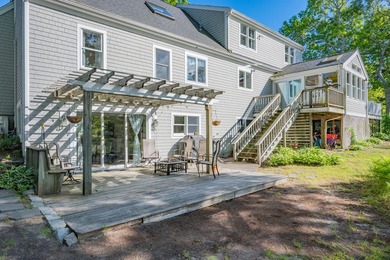 Discover the perfect blend of coastal charm and comfort in this - photo 46