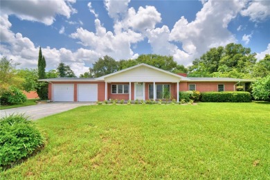 Lake Howard Home For Sale in Winter Haven Florida