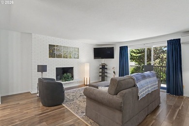 Hard-to-find single-level condo living in one of Lake Oswego's - photo 3