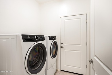 Beautiful Home in 55+ Resort Community! Live the good life in