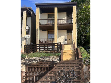 (private lake, pond, coastal) Townhome/Townhouse For Sale in Marshall Shadeland Pennsylvania