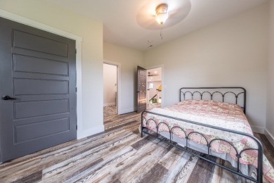Spacious Barndominium-style home with dock possible! - photo 27