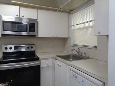 55+. No rentals. Deep price reduction for a speedy sale. Great - photo 3